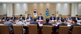 윤 대통령, ‘중동 사태 리스크 철저 점검…신속·효과적 대응’ 지시