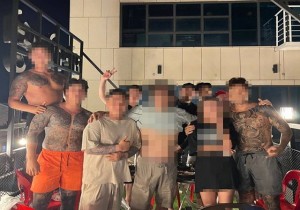 금품갈취·불법 도박장 개설 일당 12명 구속